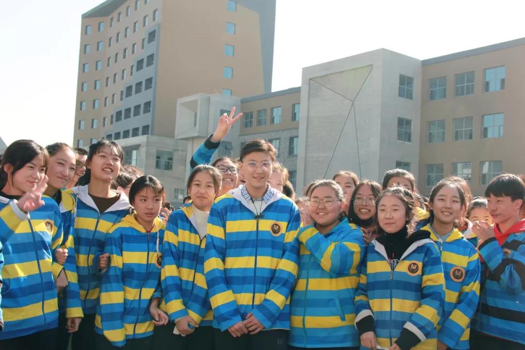 鞍山市新世纪实验学校